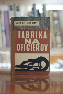 Fabrika na oficierov Hans Hellmut Kirst