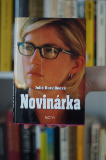 Novinárka  Julie Burvilleová